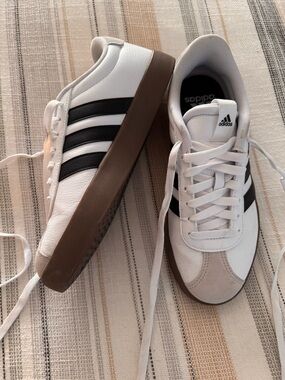 Adidas Women’s Sneakers Size 8 White Black Gum Sole Casual Shoes